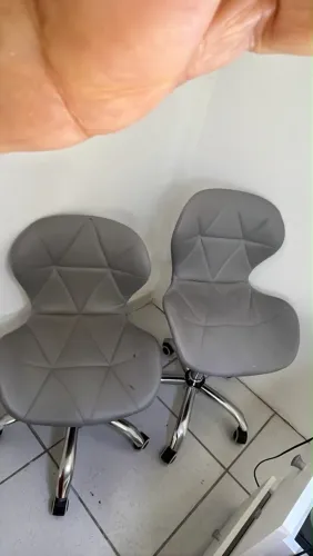 2 Cadeiras de rodinha para atendimento