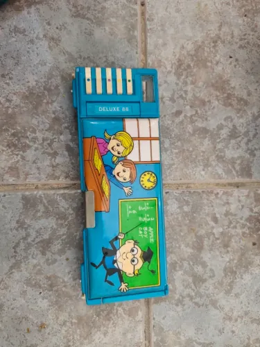 Estojo mágico anos 80 todo funcional