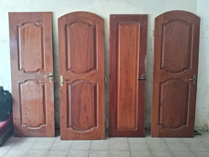 Vendo portas de angelim com fechaduras