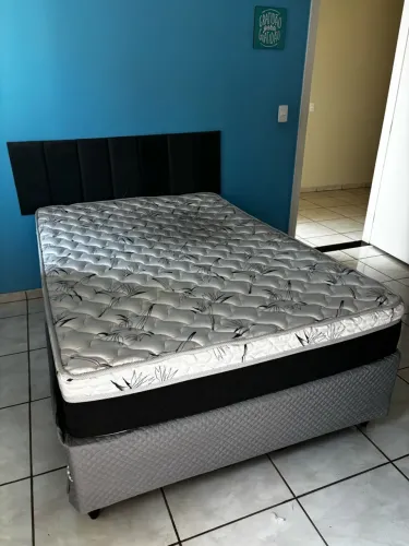 Vendo cama box modelo viúva, com colchão Castor Class Tecnopedic.