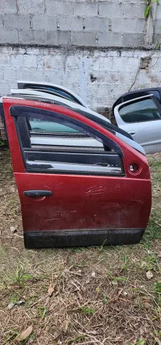 PORTA FRENTE DIREITA RENAULT SANDERO / DOSTER 2008 A 2013 