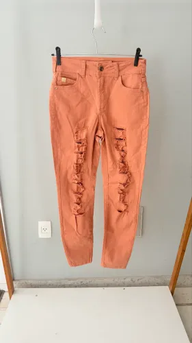 Calça Colcci tamanho 40 cintura alta