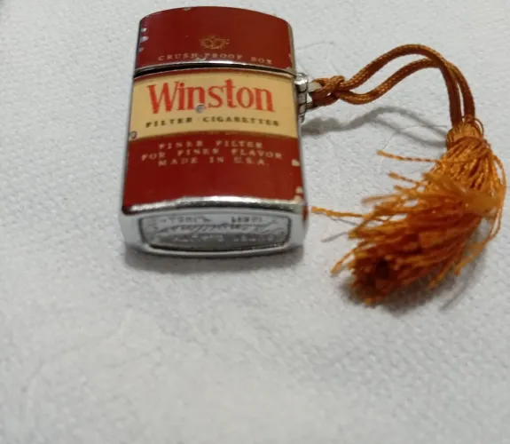 Vendo Isqueiro Vintage Winston fabricado em Hong Kong