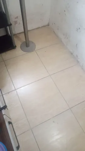 Chuveiro de piscina ou onde vc achar melhor, inox ta suja viu an q perguntem q é ferrugem