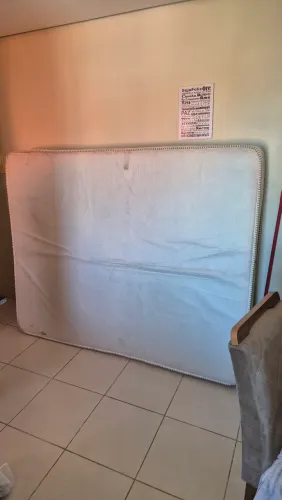 Vendo colchão Queen com pilow top