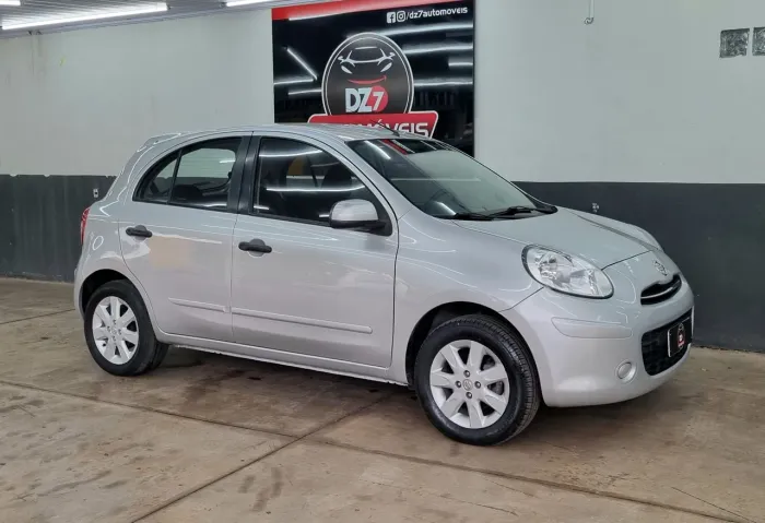 Nissan March SV 1.6 16V Flex Fuel 2012