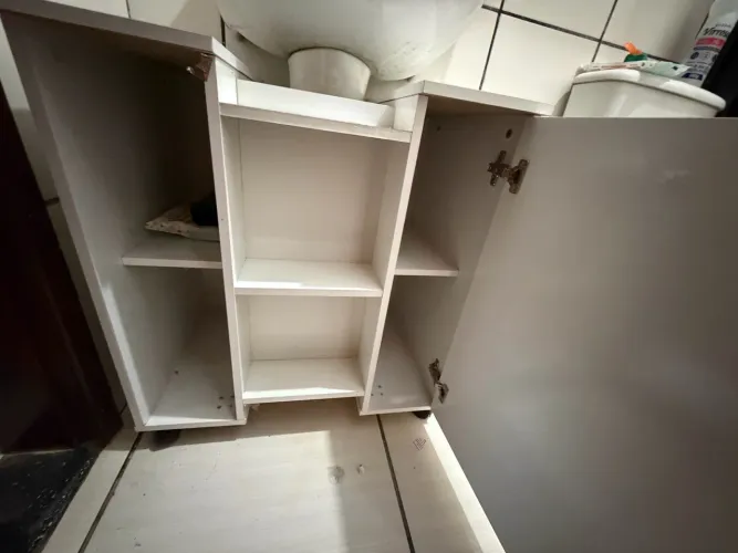 Armário para pia de banheiro com rodinha