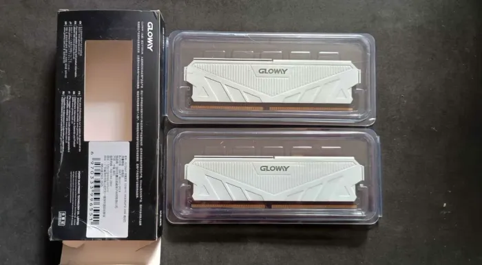 Kit Memória Ram 16GB (2x8GB) DDR4 3000MHz CL16 Branco | Perfeito estado | Pronto pra uso