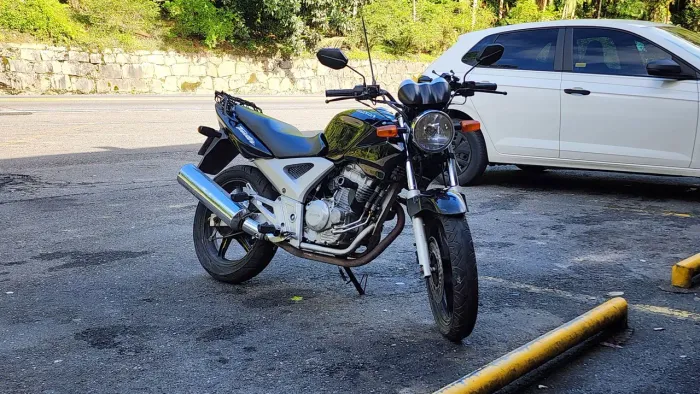 Cbx 250 Twister - Excelente ?