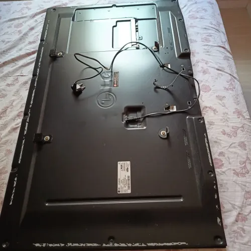 Vendo TV LG Full HD 47' + Fire Stick