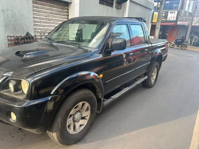 Mitsubishi L200 Sport HPE 2.5 4X4 CD DTI Dies. Aut. 2005