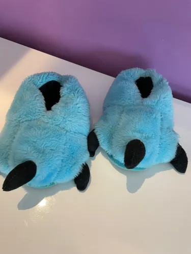 Vendo pantufa Monstros S.A pé do James P. Sullivan 