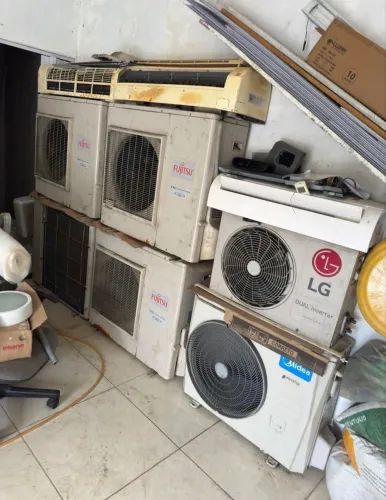 Vendo ar condicionados e cadeiras funcionando