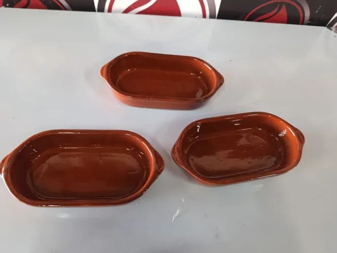 Assadeiras travessas tenho 3 unidades disponíveis de cerâmica de barro vermelho