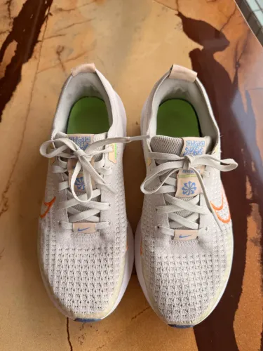 Tênis nike interact run - feminino (usado)