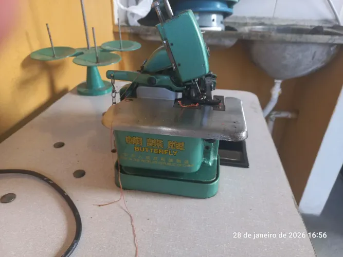 Maquina de costura semi industrial Overlock