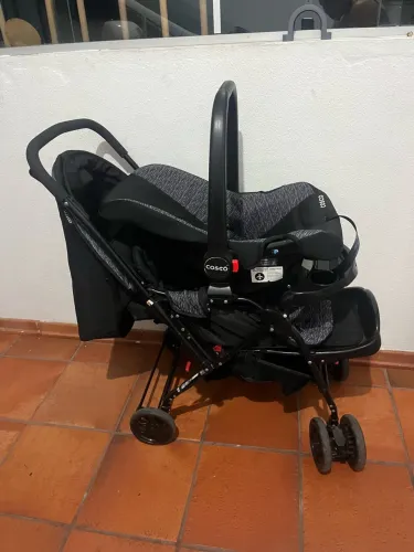 Carrinho e bebê conforto para bebê