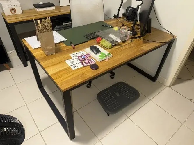 Mesa de Teca Maciça envernizada e pés de Metalon Preto - 140 × 80,3 × 67,5 cm - 50% OFF