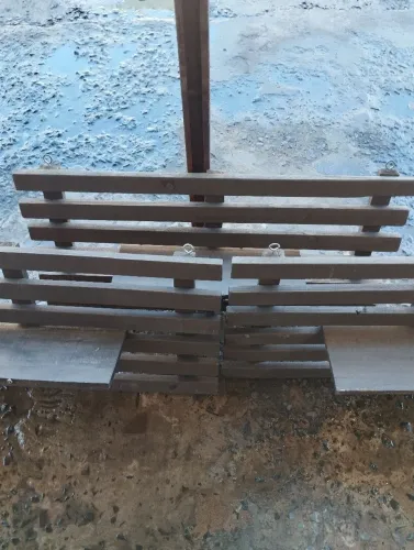 Mesa de parede, para bares, colocar plantas etc...