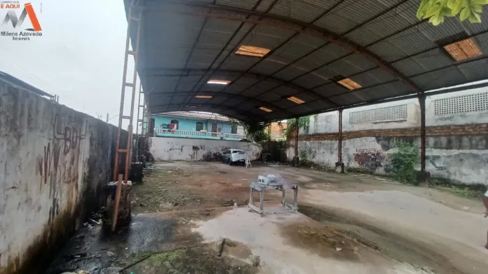 GALPÃO COMERCIAL COM IMÓVEL RESIDENCIAL NOS FUNDOS - ÁREA TOTAL DE 697M²