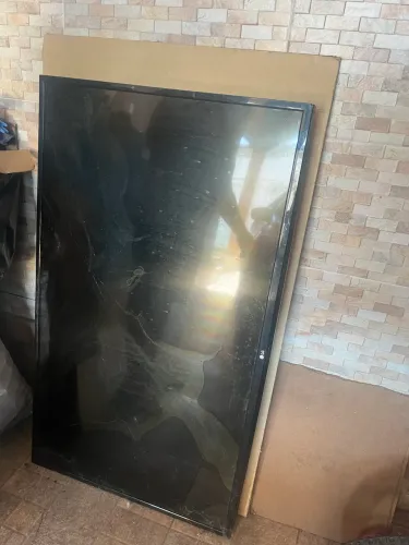 TV LG para retirada de peças 