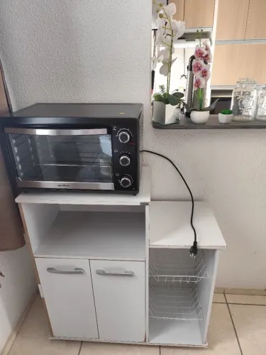 Forno elétrico Britânia 44L mais balcão 