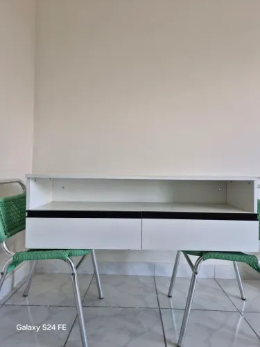 Rack suspenso ( Tamanho 1.10 comprimento, largura 36 centímetros e altura 36 centímetros)