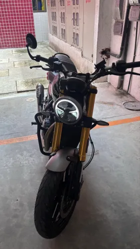 Triumph speed 400 2025 o menor km anunciado do OLX em Recife