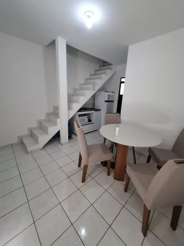 Aluga-se apartamento mobiliado no 31 de Março