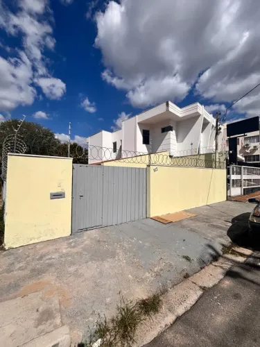 Casa Térrea Jardim Paulistano 2 quartos sala cozinha 1 banheiro 8 vagas de carro Sorocaba