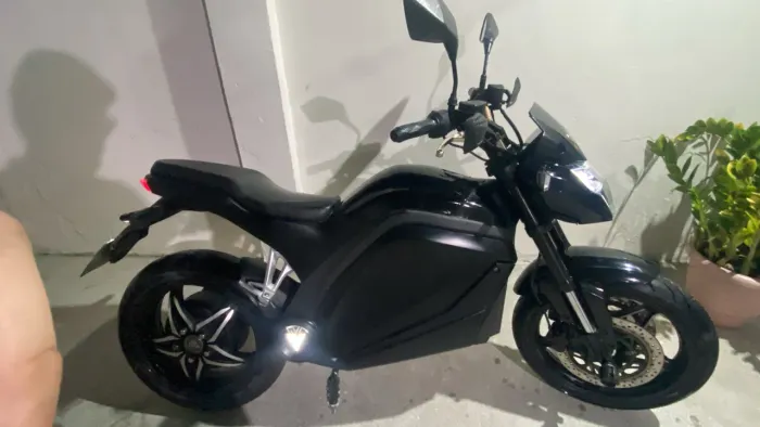 Voltz evs 2023 com 2 baterias, moto perfeita!!