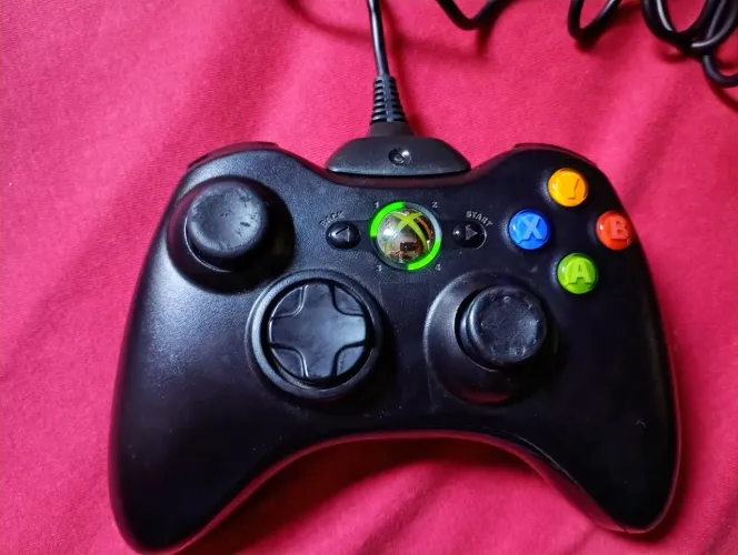 Controle Xbox 360 original + cabo