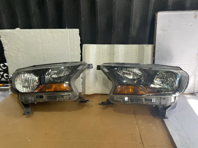 Farol (Par) Lados Direito e Esquerdo Ford Ranger 2017 a 2023 - Original