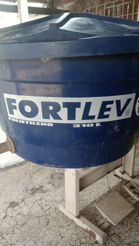 Caixa de água 310 litros