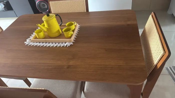 Mesa de MADEIRA NOVA!!