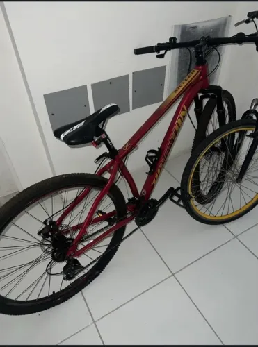 Vende -se Bicicleta Houston Skyler SK3297S Aro 29 Vermelha