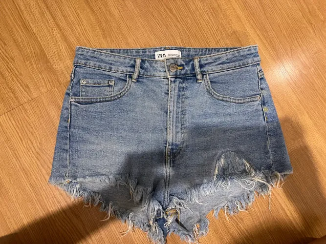 Short jeans Zara