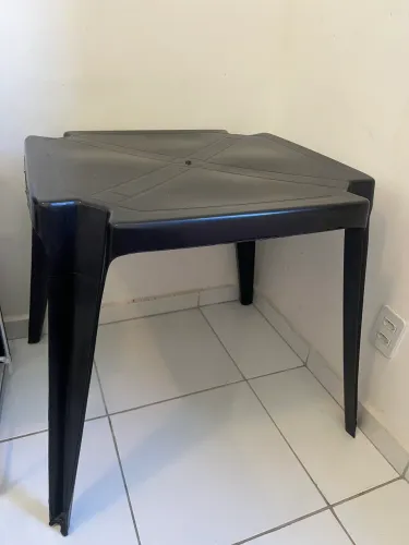 MESA DE PLÁSTICO