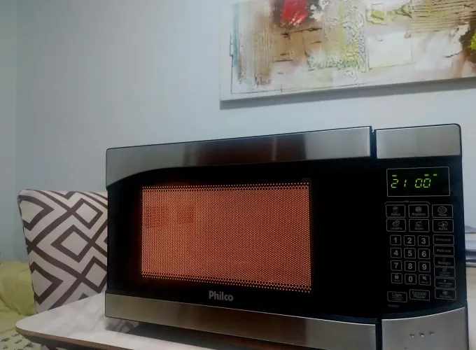Micro-ondas plhico gabinete preto e inoxidáve grande 27Litros 127w l
