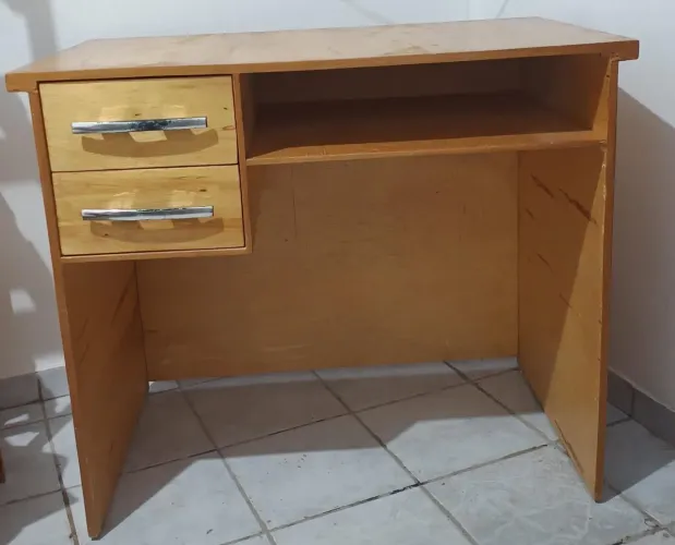 Escrivaninha para comércio ou quarto