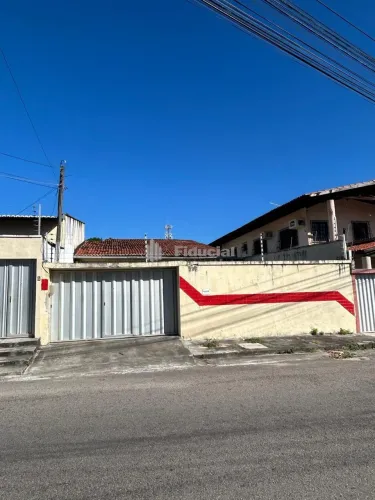 Excelente oportunidade, casa c/ 520m², próx. a Br 116, super ventilada, sala, varanda, 03 