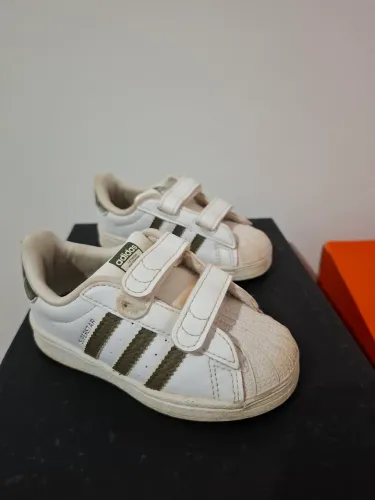Adidas SuperStar infantil n21 conservado