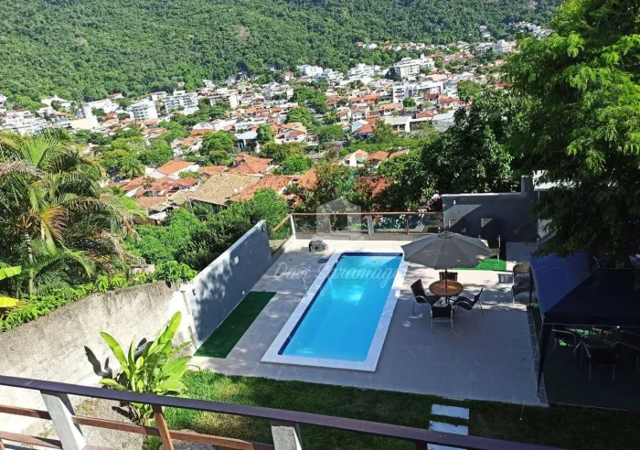 Casa a Venda 4 Quartos em São Francisco