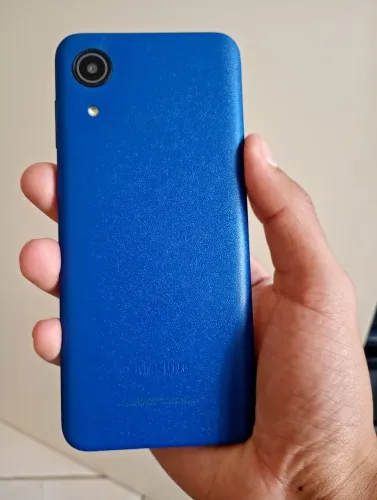Vendo a03 perfeito estado só alguns detalhes na película somente 