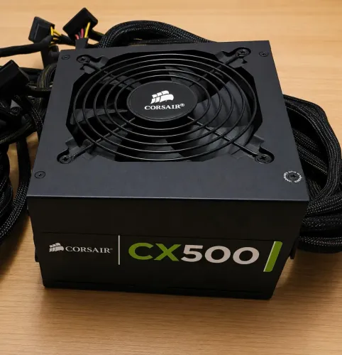 Fonte Corsair Cx 500W Com defeito. Magarça/ locais próximos.