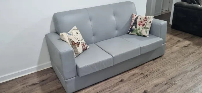 Sofa de Couro - 3 e 2 Lugares