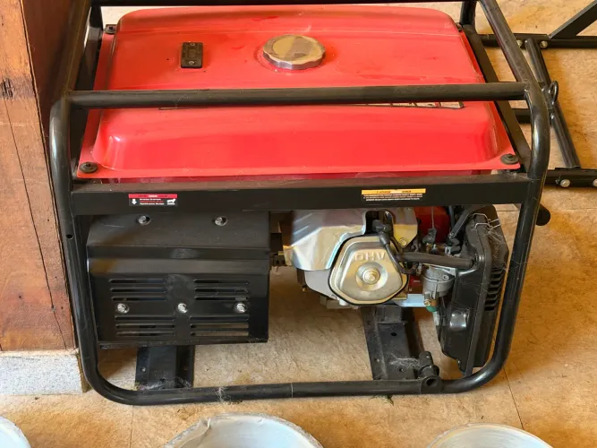 Gerador de energia 6 Kva a gasolina bivolt partida manual - TG6500CXR - Toyama