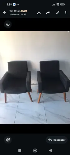 Poltronas pretas
