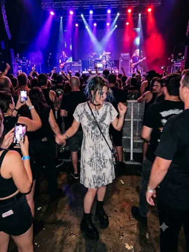 Vestido amplo m da one world em algodão com aplicação em guipir de borboleta off-white