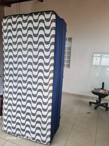 Cama Box solteirão molas acoplada em perfeito estado de uso Entrego
